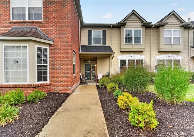 Photo 1 of Condo for sale at 4285 S Hampton Ridge Blvd #141, Howell, MI 48843 | MLS# 61026644 | Listing updated on 2026-09-10