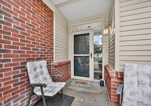 Listing Photo 5 - Condo for sale in building located at 4285 S Hampton Ridge Blvd, Howell, MI 48843 - Unit #141