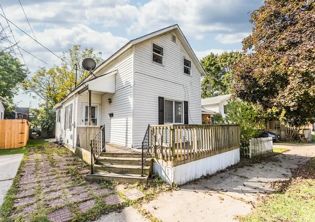Photo 1 of Single family home for sale at 1122 3rd Street, Grand Rapids, MI 49504 | MLS# 70553634 | Listing updated on 2026-09-11