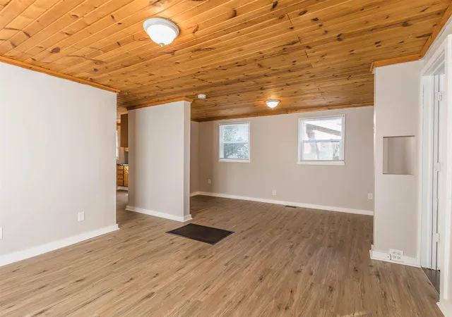 Photo 2 of Single family home for sale at 1122 3rd Street, Grand Rapids, MI 49504 | MLS# 70553634 | Listing updated on 2026-09-11