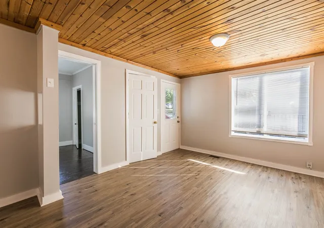 Photo 3 of Single family home for sale at 1122 3rd Street, Grand Rapids, MI 49504 | MLS# 70553634 | Listing updated on 2026-09-11