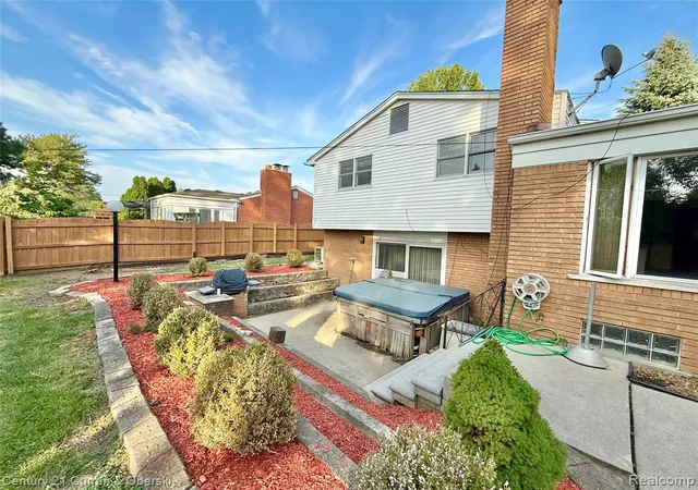 Photo 4 of Single family home for sale at 4580 Parkside Blvd, Allen Park, MI 48101 | MLS# 61025669 | Listing updated on 2026-10-07