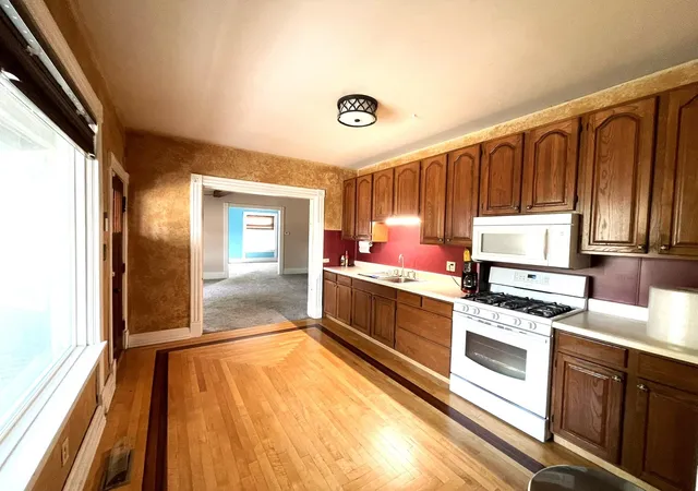 Photo 3 of Single family home for sale at 1008 Fremont Ave, Bay City, MI 48708 | MLS# 50221455 | Listing updated on 2026-09-15