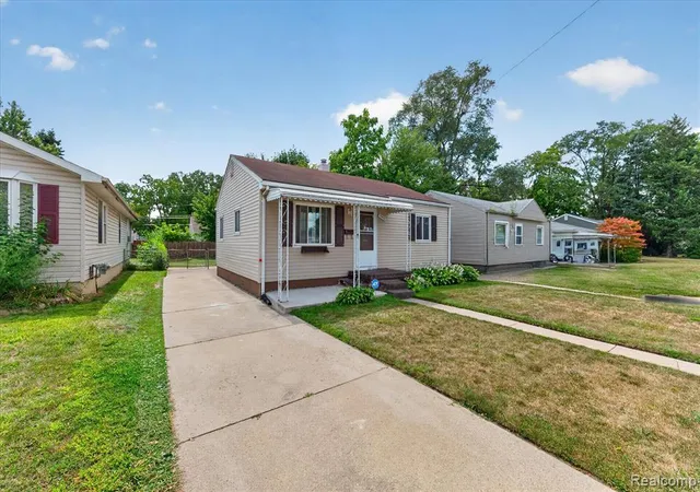 Photo 2 of Single family home for sale at 12452 Sidonie Ave, Warren, MI 48089 | MLS# 61030337 | Listing updated on 2026-09-30