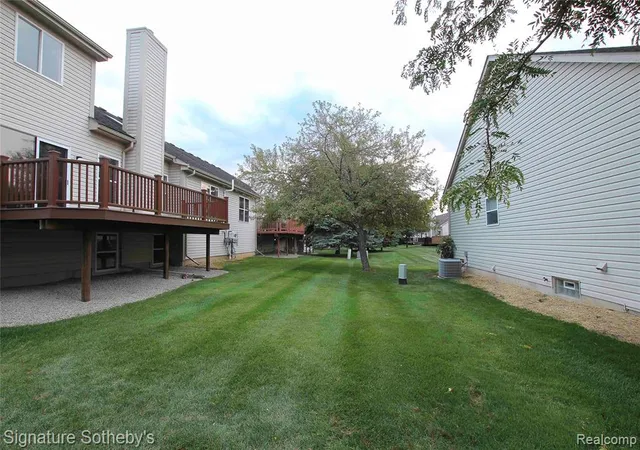 Photo 3 of Condo for sale at 487 Woodvale Dr, Commerce Twp, MI 48390 3288 | MLS# 61023793 | Listing updated on 2026-09-01