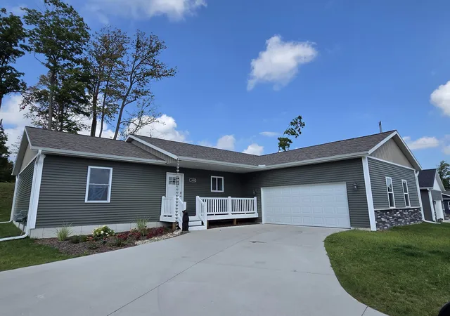 Photo 1 of Single family home for sale at 1420 Umber Dr, Traverse City, MI 49696 | MLS# 80073005 | Listing updated on 2026-09-11