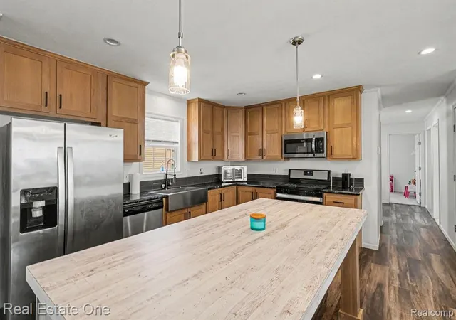 Photo 3 of Manufactured home for sale at 6548 Prince Blvd, Fenton, MI 48430 | MLS# 61011985 | Listing updated on 2026-09-01