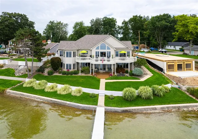 Photo 1 of Sale Pending at 695 Pearl Beach Dr, Coldwater, MI 49036 | MLS# 70561237 | Listing updated on 2026-10-05