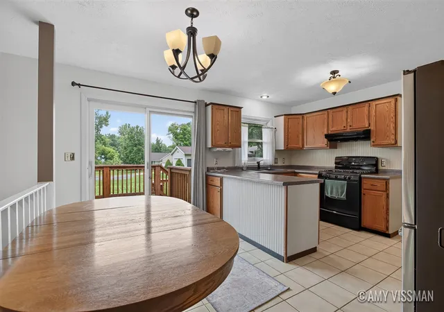 Photo 4 of Sale Pending at 6363 Ada Dr, Ada, MI 49301 | MLS# 70556360 | Listing updated on 2026-09-08