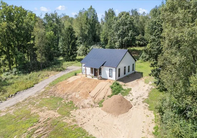 Photo 3 of Single family home for sale at 25455 N L Dr, Albion, MI 49224 | MLS# 70554836 | Listing updated on 2026-09-14