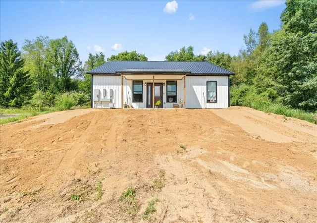 Photo 3 of Single family home for sale at 25455 N L Dr, Albion, MI 49224 | MLS# 70554836 | Listing updated on 2026-09-14
