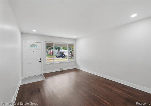 Photo 3 of Single family home for sale at 20291 Lacrosse Ave, Southfield, MI 48076 5438 | MLS# 61012333 | Listing updated on 2026-10-20