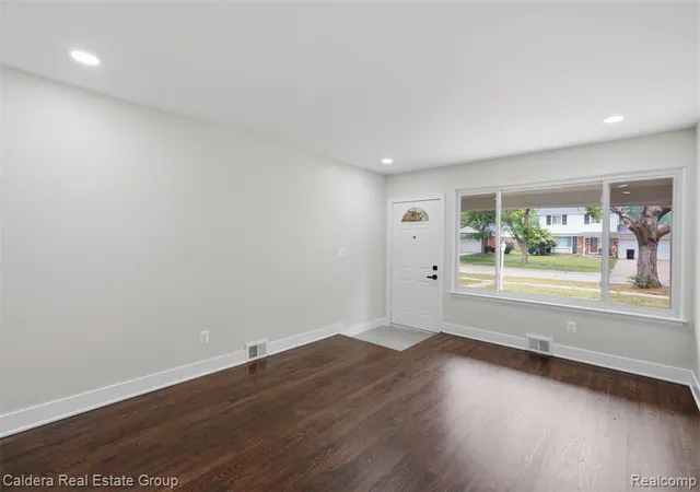 Photo 4 of Single family home for sale at 20291 Lacrosse Ave, Southfield, MI 48076 5438 | MLS# 61012333 | Listing updated on 2026-10-20