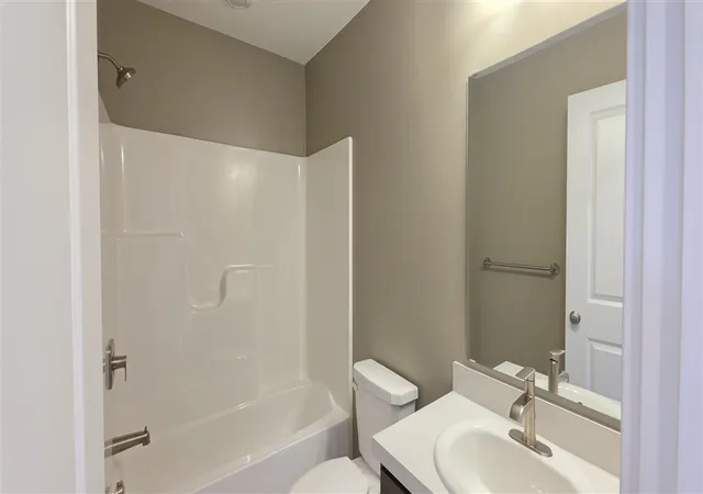 Photo 4 of Condo for sale at 99 Fireside Dr #14, Grand Rapids, MI 49534 | MLS# 70542733 | Listing updated on 2026-09-16