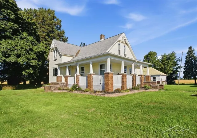 Photo 2 of Sale Pending at 20 W Hotchkiss Rd, Bay City, MI 48706 | MLS# 50222124 | Listing updated on 2026-10-12