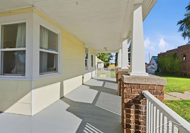 Photo 3 of Sale Pending at 20 W Hotchkiss Rd, Bay City, MI 48706 | MLS# 50222124 | Listing updated on 2026-10-12