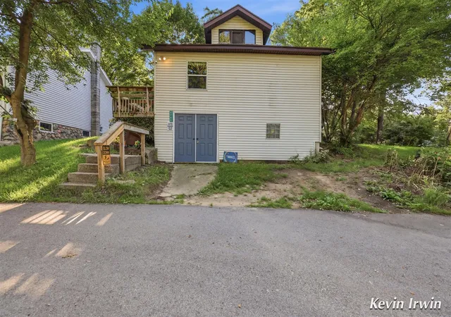 Photo 2 of Single family home for sale at 6780 Tulare Ave, Rockford, MI 49341 | MLS# 70553998 | Listing updated on 2026-09-01