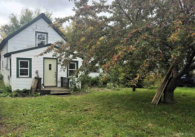 Photo 1 of Single family home for sale at 15307 Pelkie Rd, Pelkie, MI 49958 | MLS# 50223608 | Listing updated on 2026-10-01