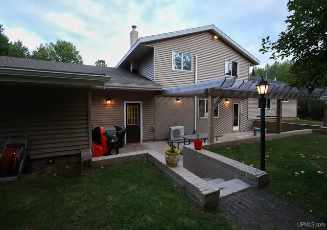 Photo 2 of Single family home for sale at 118 Johnson Rd, Negaunee, MI 49866 | MLS# 50222417 | Listing updated on 2026-10-07