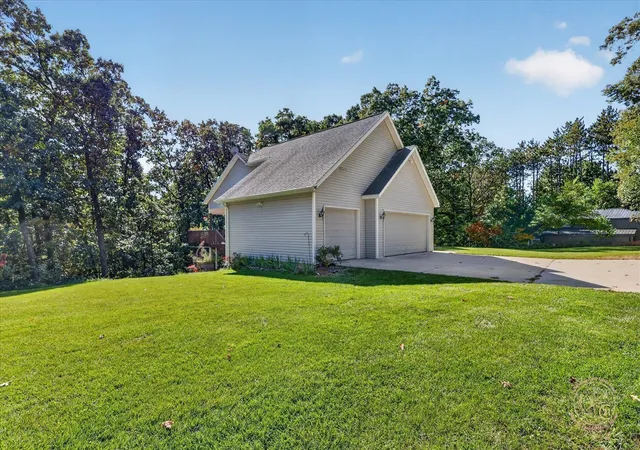 Photo 1 of Single family home for sale at 7144 Belmont Ave, Belmont, MI 49306 | MLS# 70564035 | Listing updated on 2026-10-21