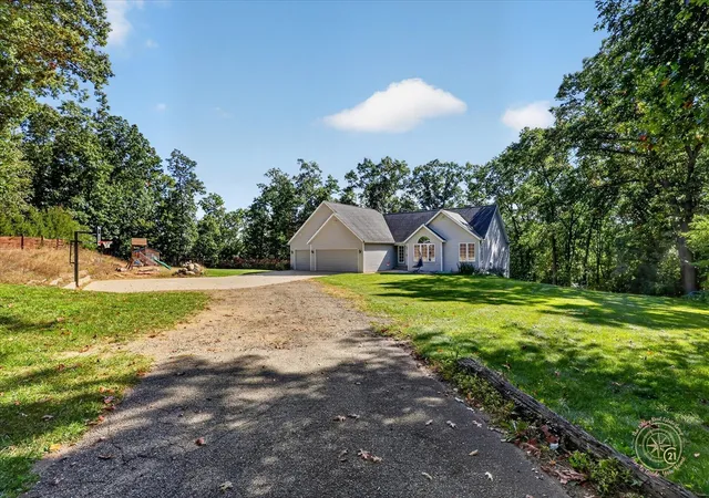 Photo 3 of Single family home for sale at 7144 Belmont Ave, Belmont, MI 49306 | MLS# 70564035 | Listing updated on 2026-10-21