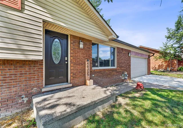 Photo 3 of Single family home for sale at 46365 Community Ctr Dr, Chesterfield, MI 48047 5203 | MLS# 61006490 | Listing updated on 2026-10-14