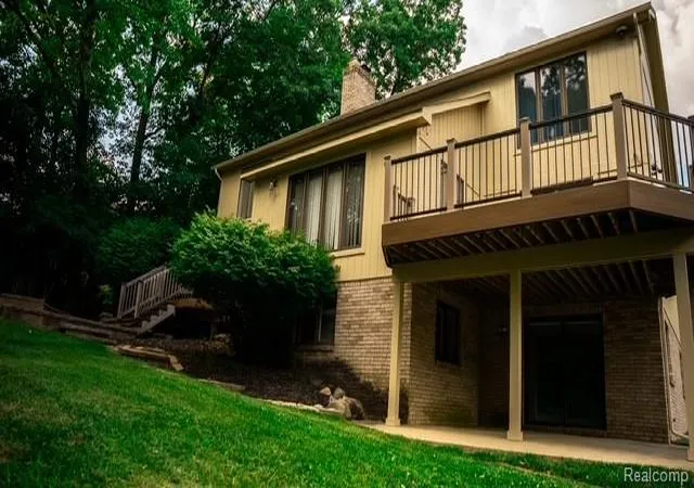 Photo 3 of Single family home for sale at 8454 Fawn Valley Dr, Clarkston, MI 48348 4550 | MLS# 61024134 | Listing updated on 2026-09-01