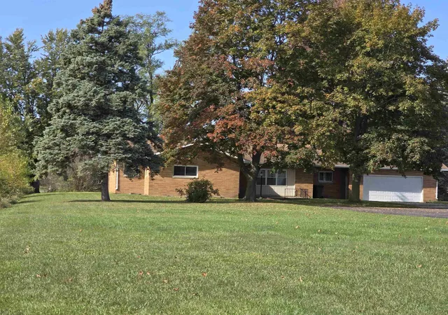 Photo 2 of Single family home for sale at 320 Whyte St, Pinconning, MI 48650 | MLS# 50224572 | Listing updated on 2026-10-19