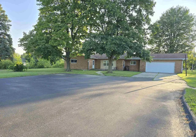 Photo 3 of Single family home for sale at 320 Whyte St, Pinconning, MI 48650 | MLS# 50224572 | Listing updated on 2026-10-19