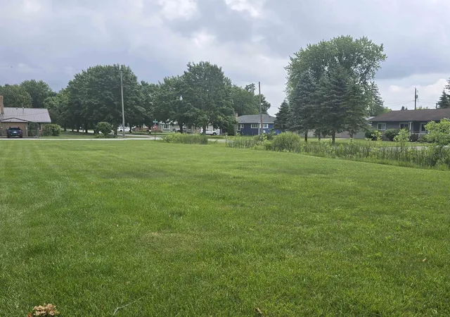 Photo 3 of Single family home for sale at 320 Whyte St, Pinconning, MI 48650 | MLS# 50224572 | Listing updated on 2026-10-19
