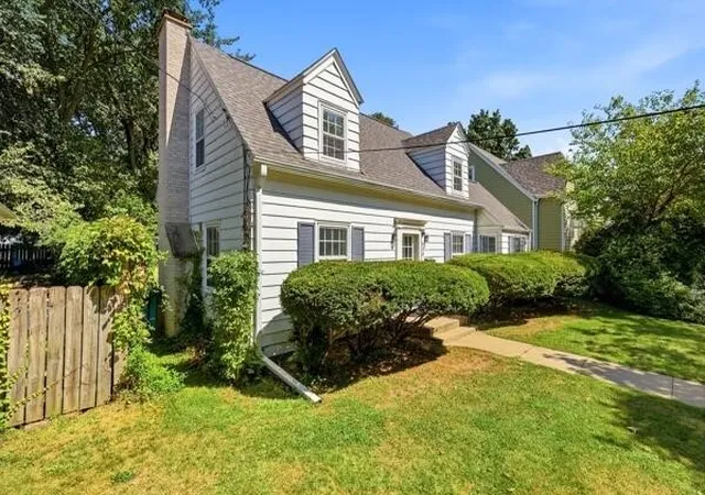 Photo 1 of Sale Pending at 526 Montrose Ave, Kalamazoo, MI 49008 | MLS# 70555648 | Listing updated on 2026-10-05