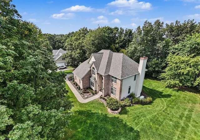 Photo 3 of Single family home for sale at 2469 Fairway Winds Ct, Ada, MI 49301 | MLS# 70556751 | Listing updated on 2026-09-14