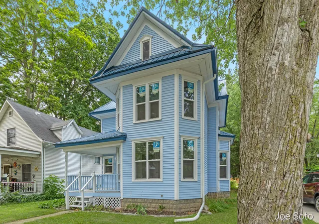 Photo 2 of Single family home for sale at 117 E Wright Ave, Shepherd, MI 48883 | MLS# 70554261 | Listing updated on 2026-09-04