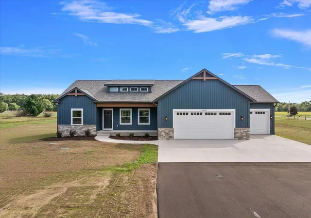 Photo 3 of Single family home for sale at 6440 17 Mile Rd, Cedar Springs, MI 49319 | MLS# 70557105 | Listing updated on 2026-09-14