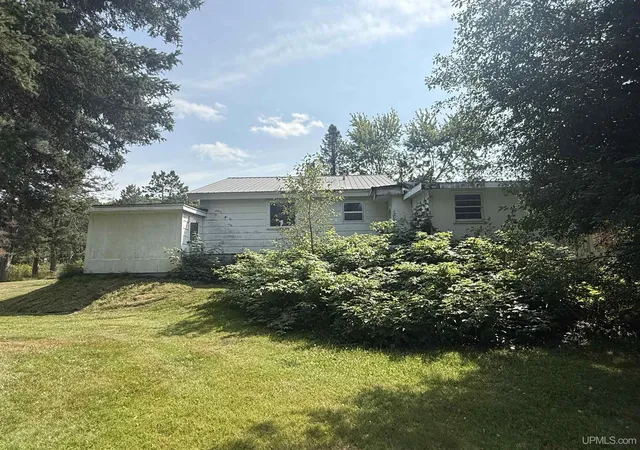 Photo 2 of Single family home for sale at 3958 Us 2 Hwy, Iron River, MI 49935 | MLS# 50221010 | Listing updated on 2026-09-16