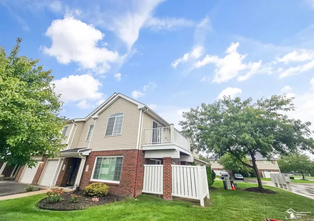 Photo 2 of Sale Pending at 22069 Fairlane Blvd #building L, Woodhaven, MI 48183 | MLS# 50222411 | Listing updated on 2026-09-27