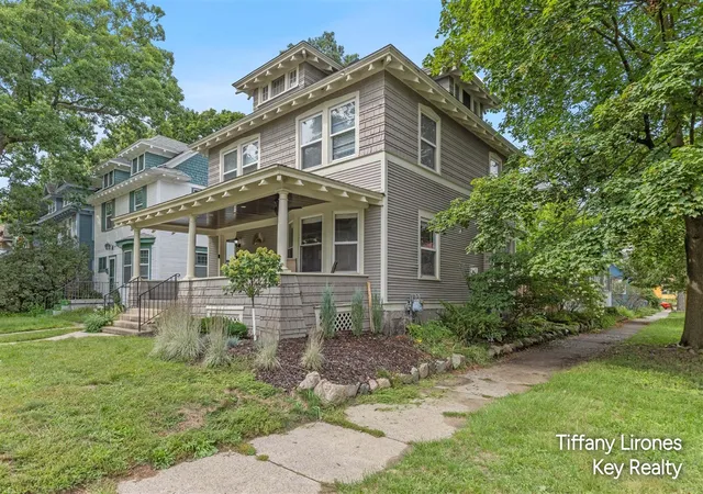 Photo 3 of Single family home for sale at 1355 Sigsbee St, Grand Rapids, MI 49506 | MLS# 70557650 | Listing updated on 2026-10-12