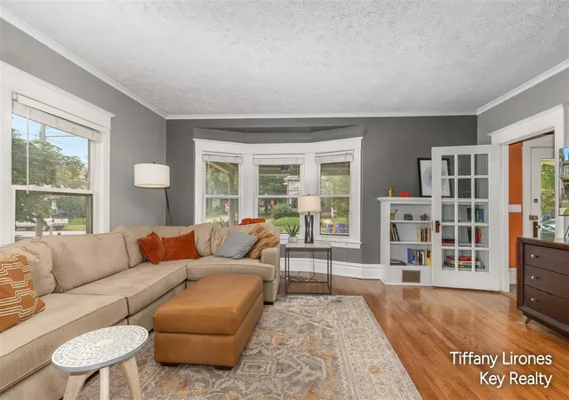 Photo 4 of Single family home for sale at 1355 Sigsbee St, Grand Rapids, MI 49506 | MLS# 70557650 | Listing updated on 2026-10-12