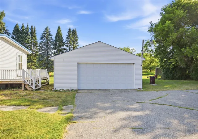 Photo 3 of Single family home for sale at 260 W Hayes St, Mecosta, MI 49332 | MLS# 70545873 | Listing updated on 2026-09-08