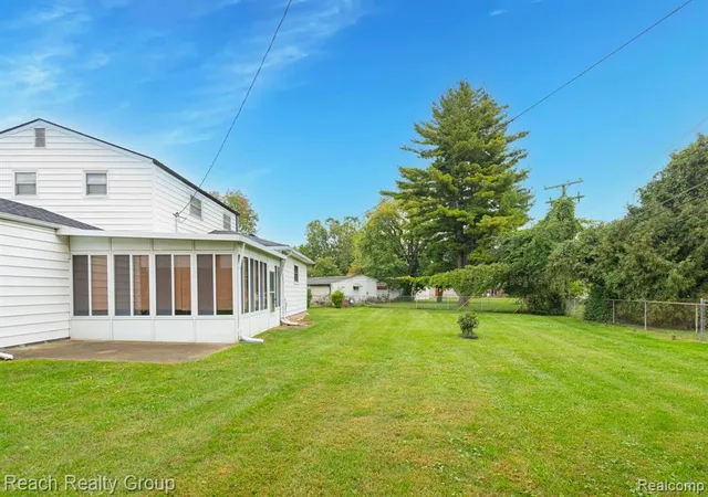 Photo 4 of Sale Pending at 200 Clinton River Ct, Mount Clemens, MI 48043 | MLS# 61035574 | Listing updated on 2026-10-16