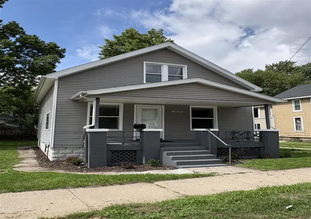 Photo 2 of Sale Pending at 1025 Hamilton Ave, Grand Rapids, MI 49504 | MLS# 70552774 | Listing updated on 2026-09-24