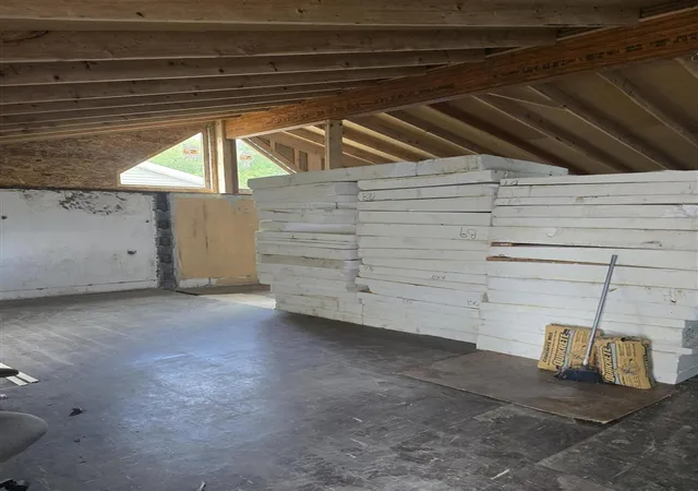 Photo 4 of Single family home for sale at 623 E Paulson St, Lansing, MI 48906 | MLS# 70555587 | Listing updated on 2026-09-03