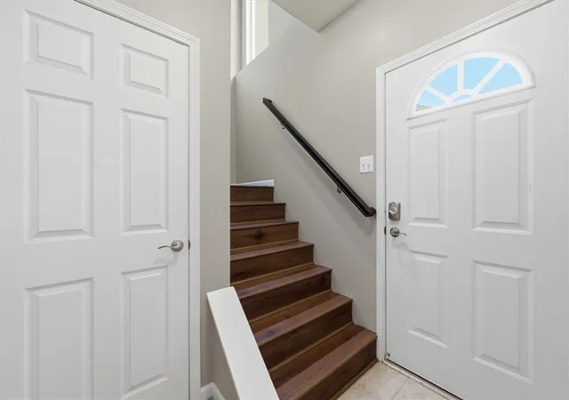 Photo 3 of Sale Pending at 29442 Woodpark Cir, Warren, MI 48092 | MLS# 70554300 | Listing updated on 2026-10-08
