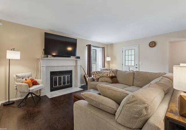 Photo 4 of Condo for sale at 24611 Lake Meadow St, Harrison Township, MI 48045 | MLS# 50221297 | Listing updated on 2026-09-18