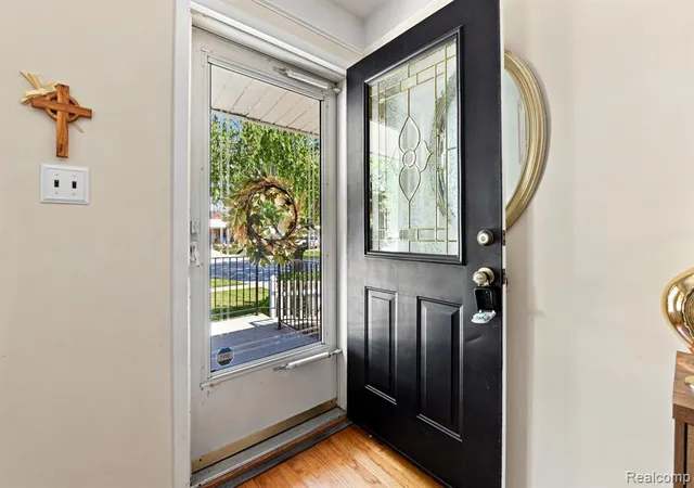 Photo 4 of Sale Pending at 13559 Brest St, Southgate, MI 48195 1701 | MLS# 61025038 | Listing updated on 2026-10-02