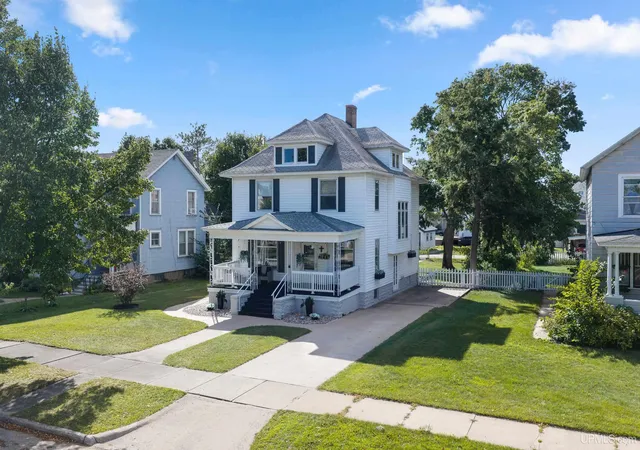 Photo 1 of Single family home for sale at 614 S 9th Street, Escanaba, MI 49829 | MLS# 50221428 | Listing updated on 2026-09-13