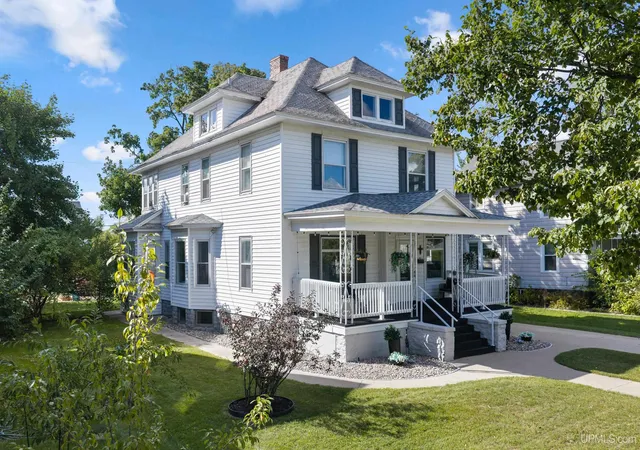 Photo 2 of Single family home for sale at 614 S 9th Street, Escanaba, MI 49829 | MLS# 50221428 | Listing updated on 2026-09-13