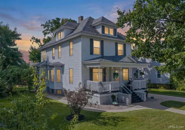 Photo 3 of Single family home for sale at 614 S 9th Street, Escanaba, MI 49829 | MLS# 50221428 | Listing updated on 2026-09-13