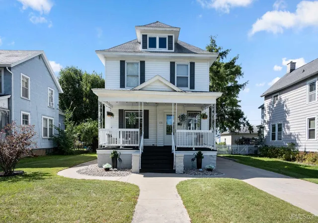 Photo 4 of Single family home for sale at 614 S 9th Street, Escanaba, MI 49829 | MLS# 50221428 | Listing updated on 2026-09-13
