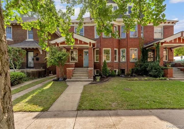 Photo 1 of Single family home for sale at 751 Van Dyke St, Detroit, MI 48214 | MLS# 61036569 | Listing updated on 2026-10-24